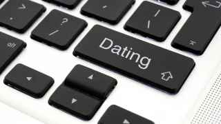 Growing disillusioned with dating apps, an increasing number of people are turning to in-person speed-dating events.