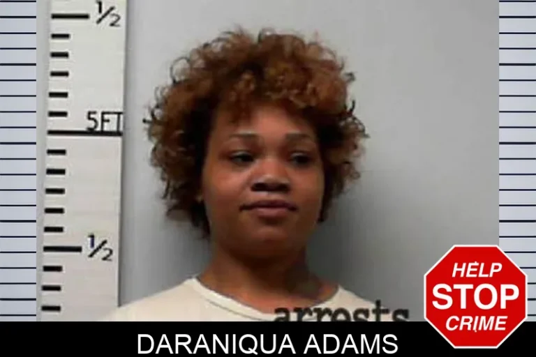 DaraniquA Adams
