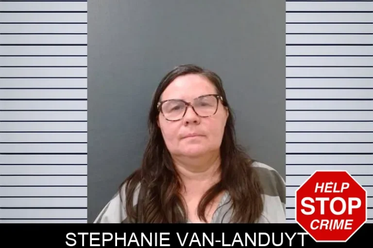 Stephanie Van-LanduYt