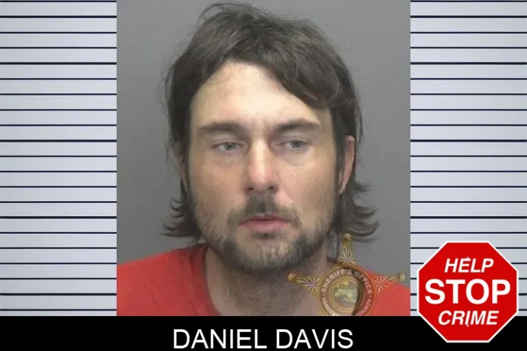 Daniel Davis
