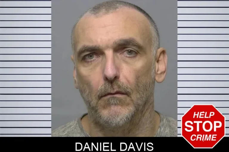 Daniel Davis