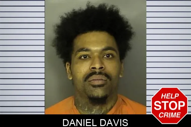 Daniel Davis
