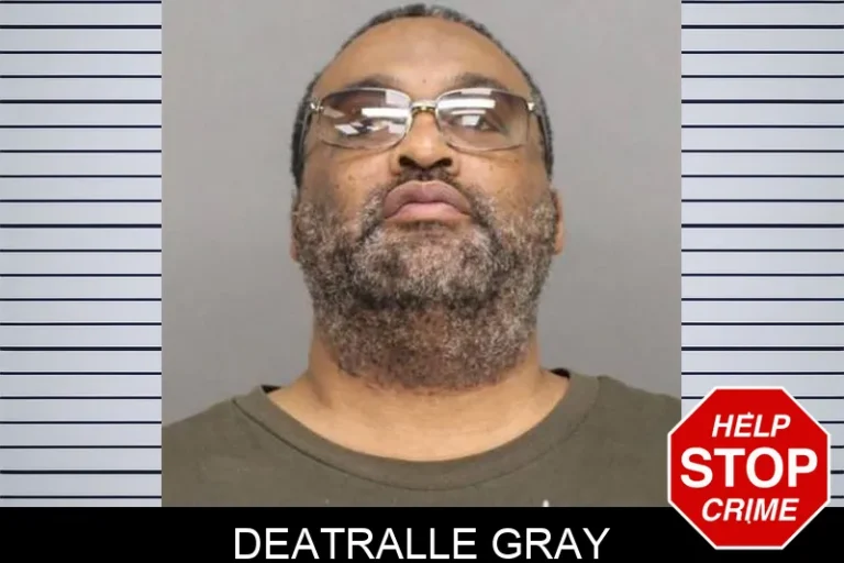 Deatralle Gray
