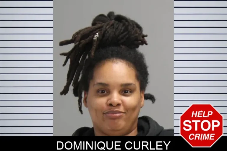 DominiquE CuRley