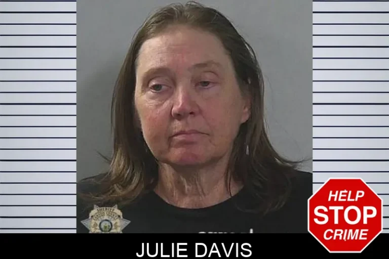 JuLie Davis
