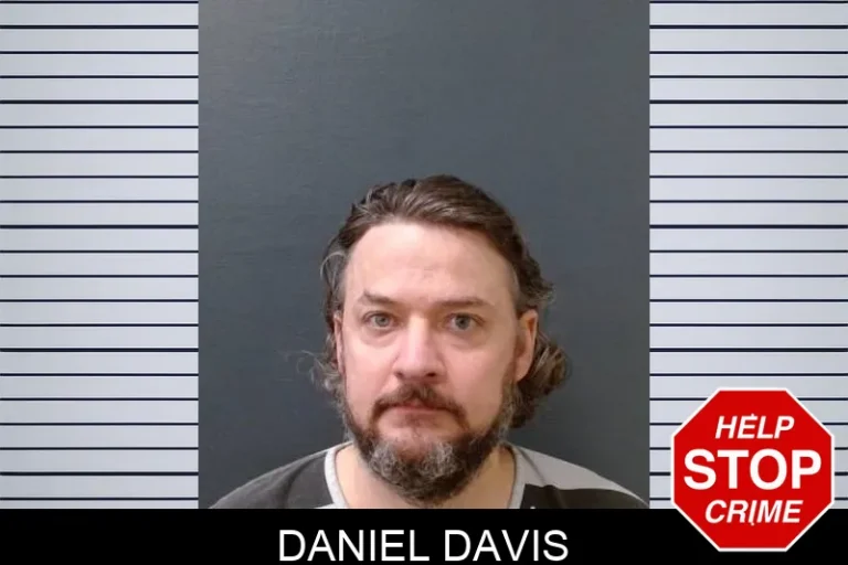Daniel Davis