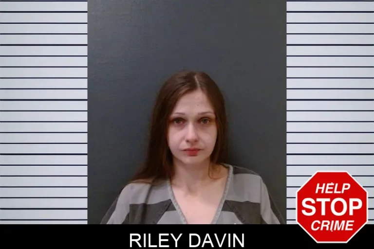 Riley Davin