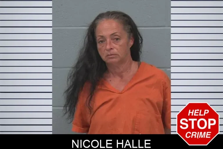 Nicole Halle